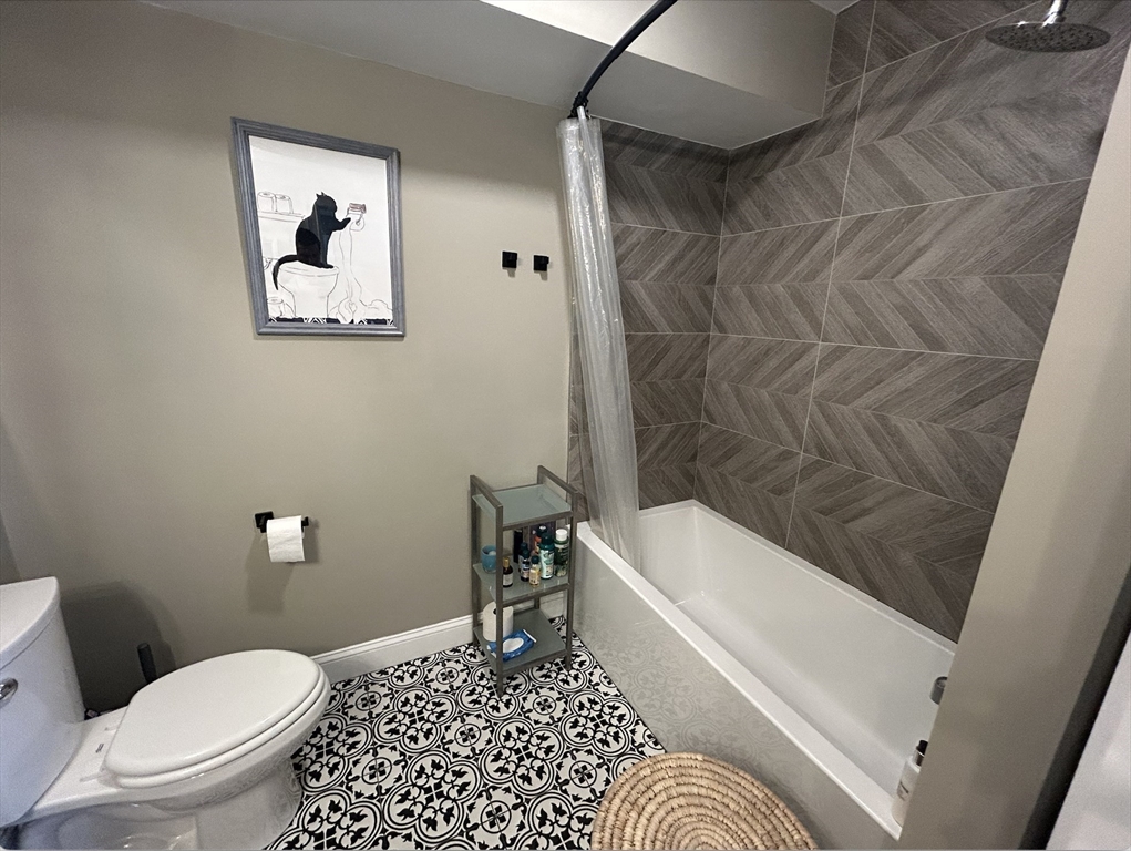 2 bed, 2 bath apartment for rent at 179 London St Unit 4, East Boston — photo 8 of 17