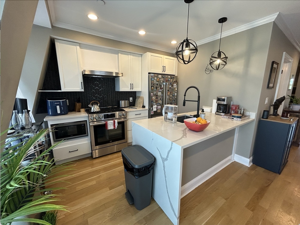 2 bed, 2 bath apartment for rent at 179 London St Unit 4, East Boston — photo 4 of 17