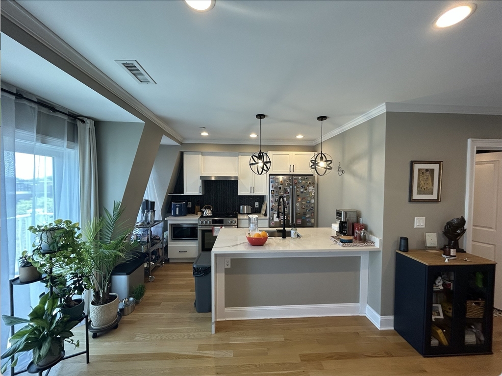 2 bed, 2 bath apartment for rent at 179 London St Unit 4, East Boston — photo 3 of 17