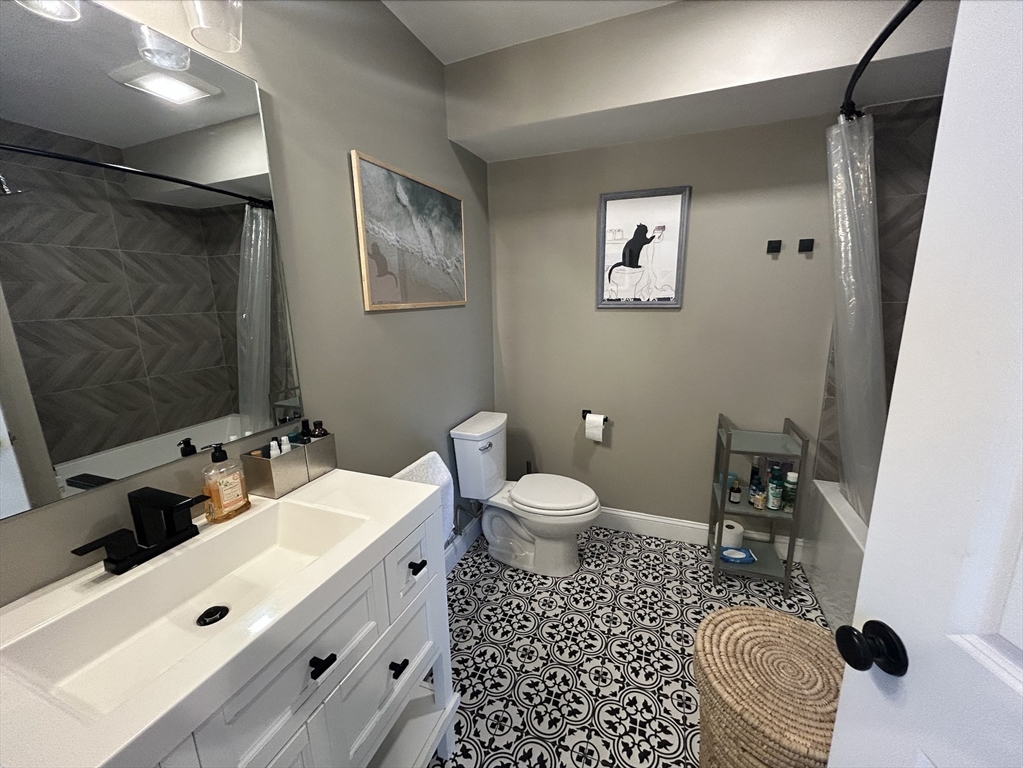 2 bed, 2 bath apartment for rent at 179 London St Unit 4, East Boston — photo 7 of 17