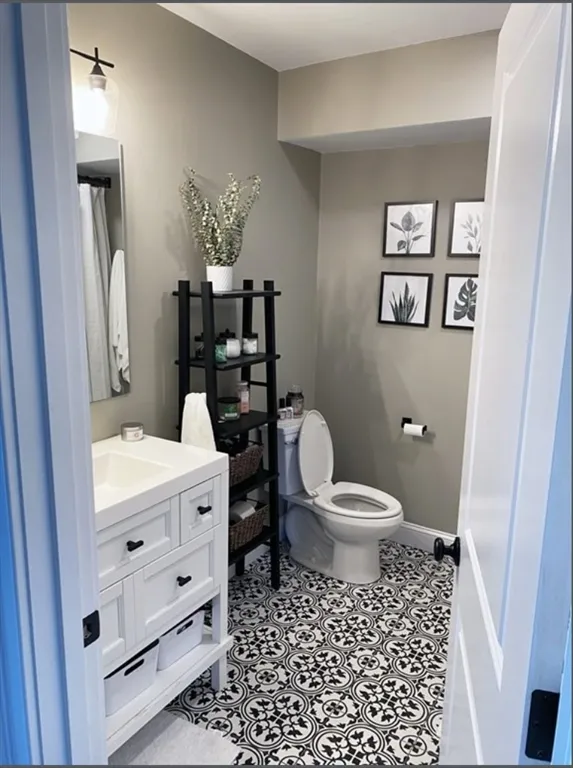 2 bed, 2 bath apartment for rent at 179 London St Unit Ph, East Boston — photo 15 of 17