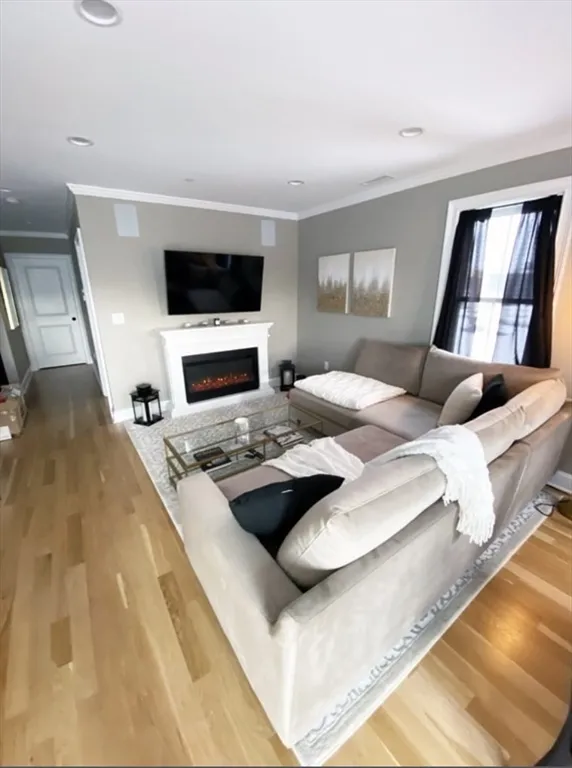 2 bed, 2 bath apartment for rent at 179 London St Unit Ph, East Boston — photo 4 of 17