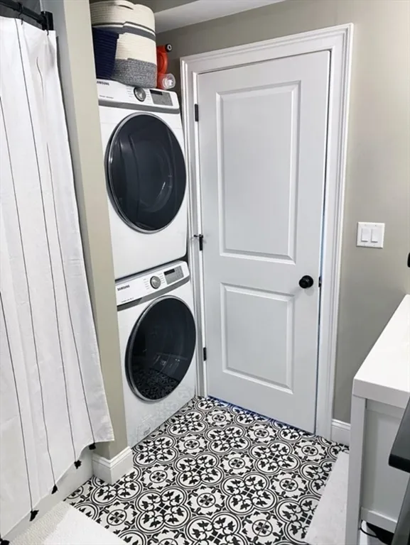 2 bed, 2 bath apartment for rent at 179 London St Unit Ph, East Boston — photo 17 of 17