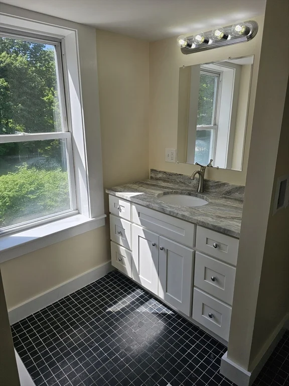 3 bed, 1 bath apartment for rent at 179 Main St Unit C, Grafton — photo 7 of 12