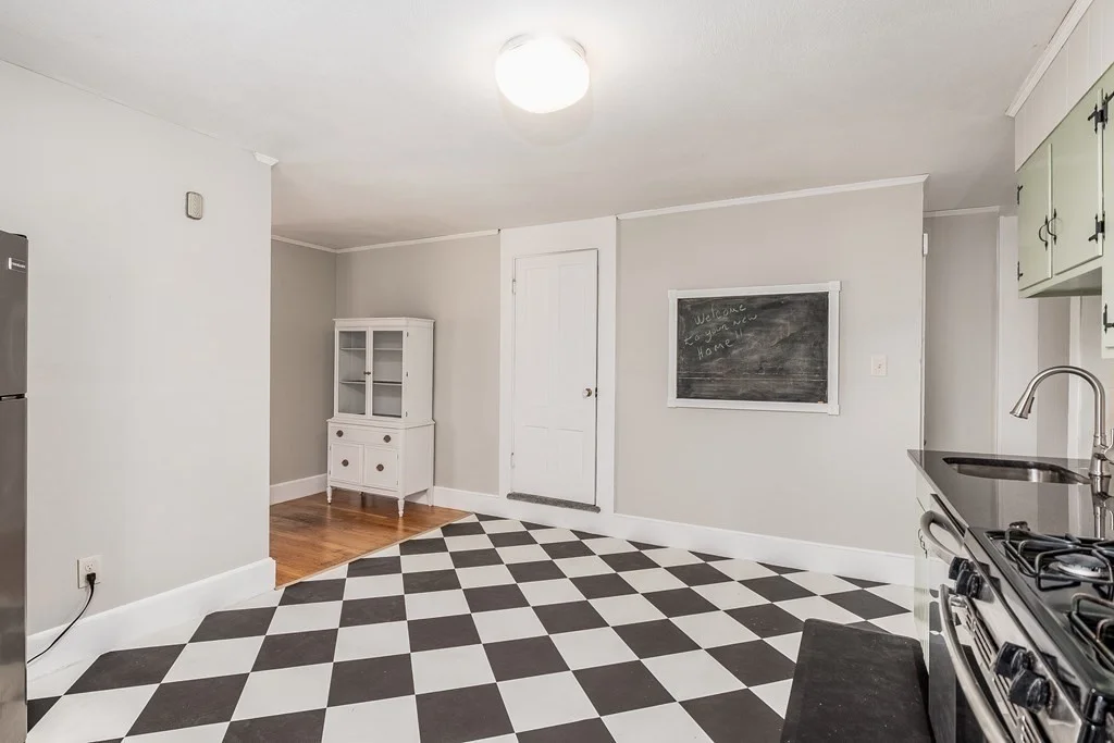 3 bed, 1 bath apartment for rent at 179 Main Unit 2, North Andover — photo 12 of 31
