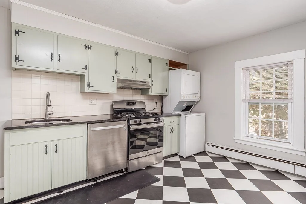 3 bed, 1 bath apartment for rent at 179 Main Unit 2, North Andover — photo 10 of 31