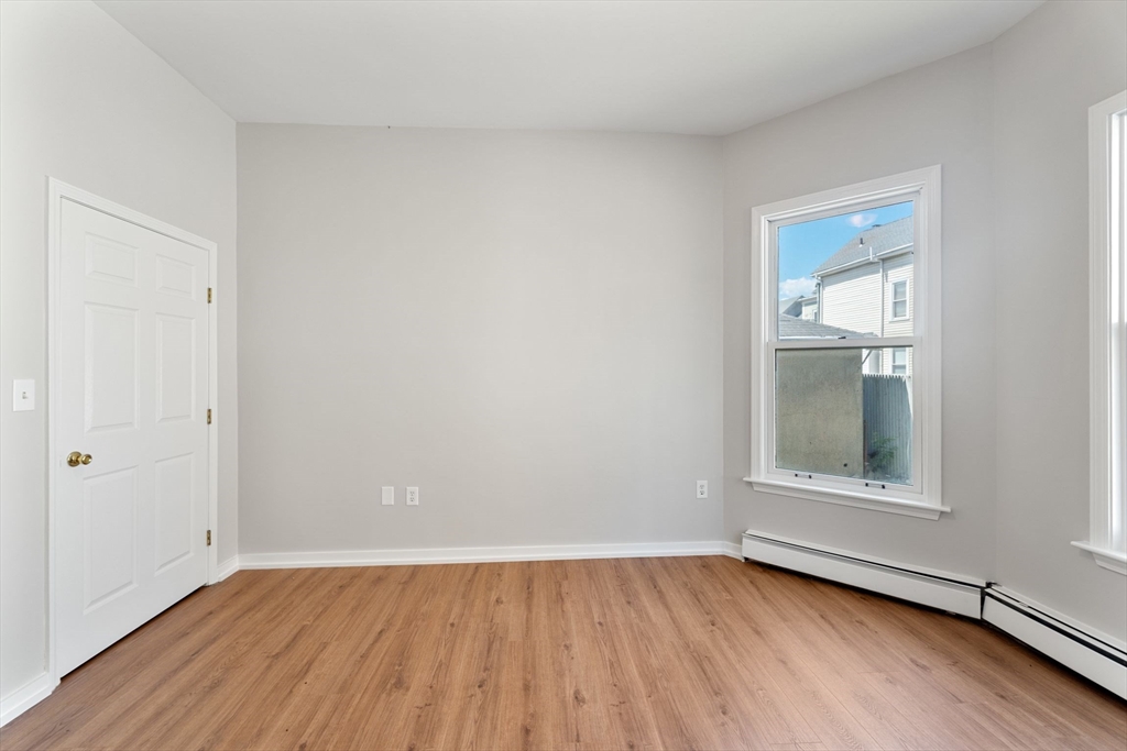 3 bed, 1 bath apartment for rent at 179 Ocean St Unit 1, Diamond District — photo 18 of 36