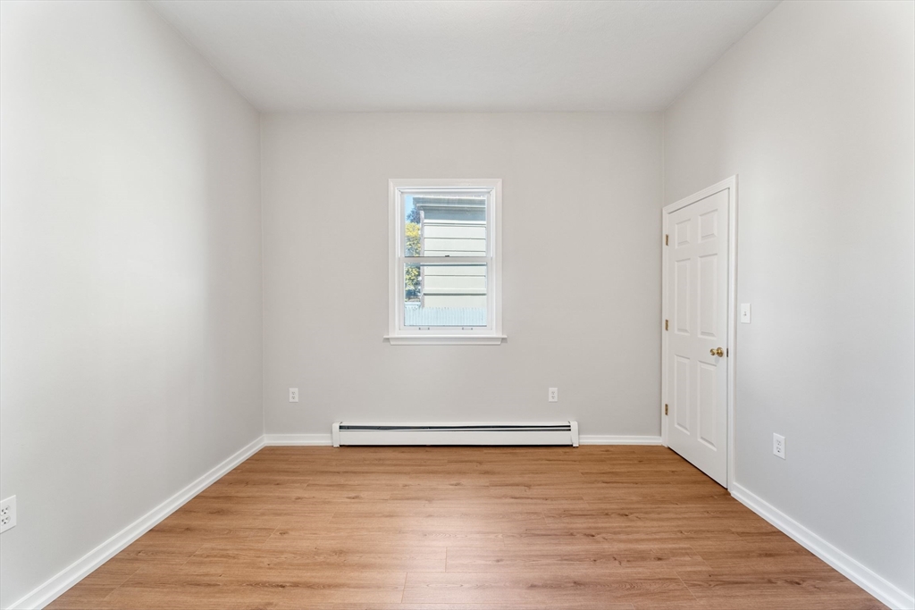 3 bed, 1 bath apartment for rent at 179 Ocean St Unit 1, Diamond District — photo 19 of 36