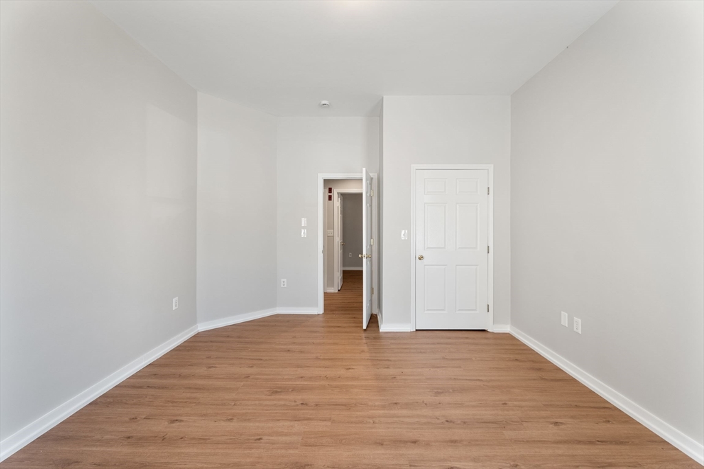 3 bed, 1 bath apartment for rent at 179 Ocean St Unit 1, Diamond District — photo 17 of 36
