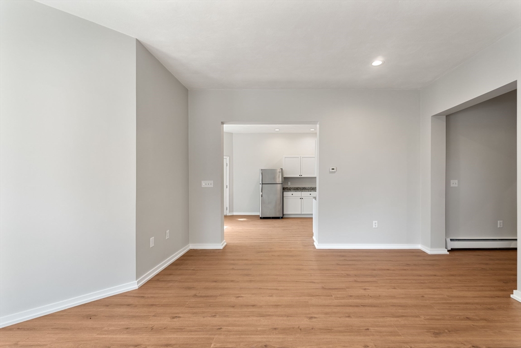 3 bed, 1 bath apartment for rent at 179 Ocean St Unit 1, Diamond District — photo 29 of 36