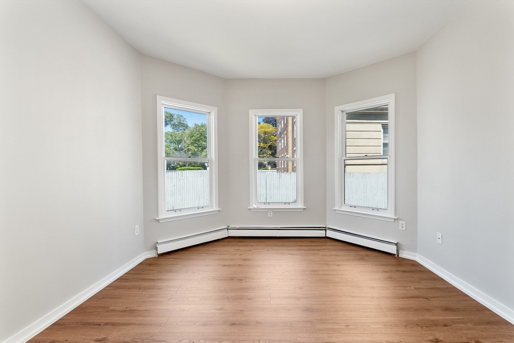 3 bed, 1 bath apartment for rent at 179 Ocean St Unit 1, Diamond District — photo 16 of 36