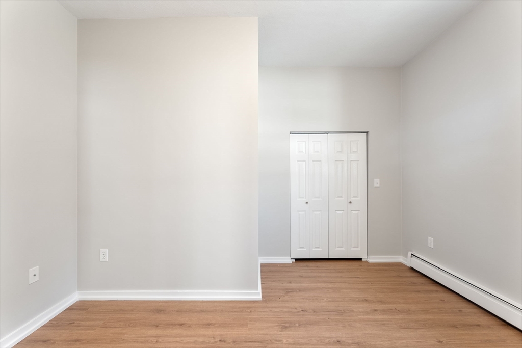3 bed, 1 bath apartment for rent at 179 Ocean St Unit 1, Diamond District — photo 15 of 36