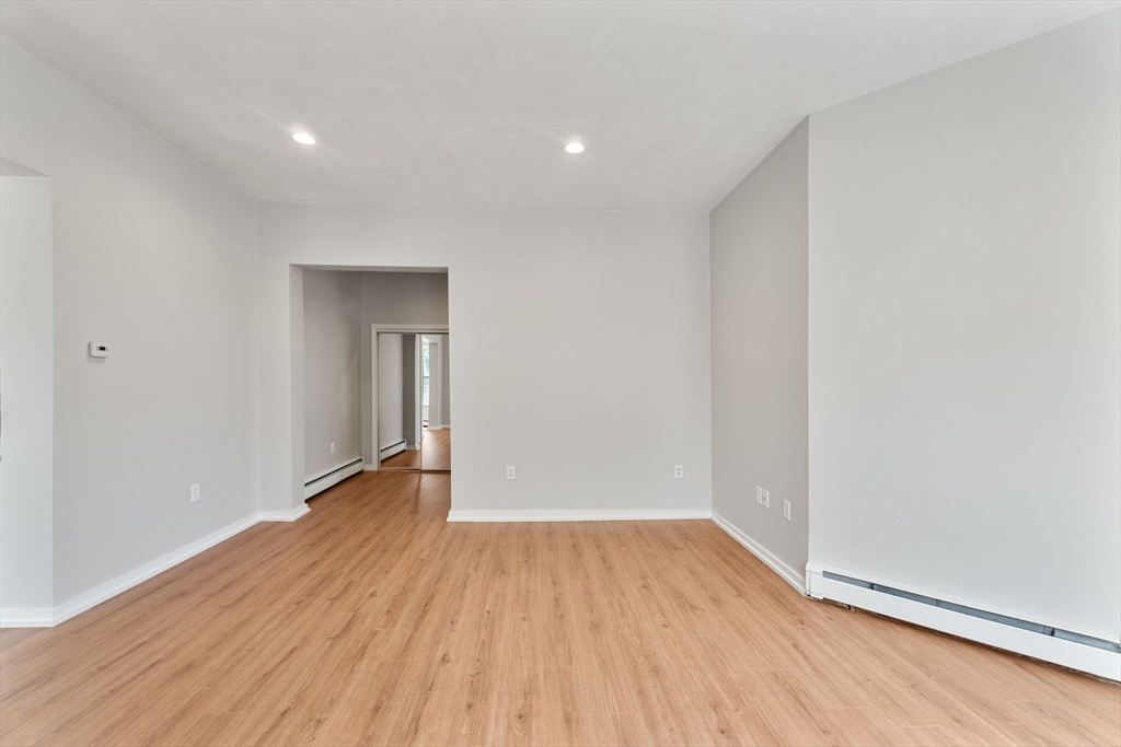3 bed, 1 bath apartment for rent at 179 Ocean St Unit 1, Diamond District — photo 28 of 36