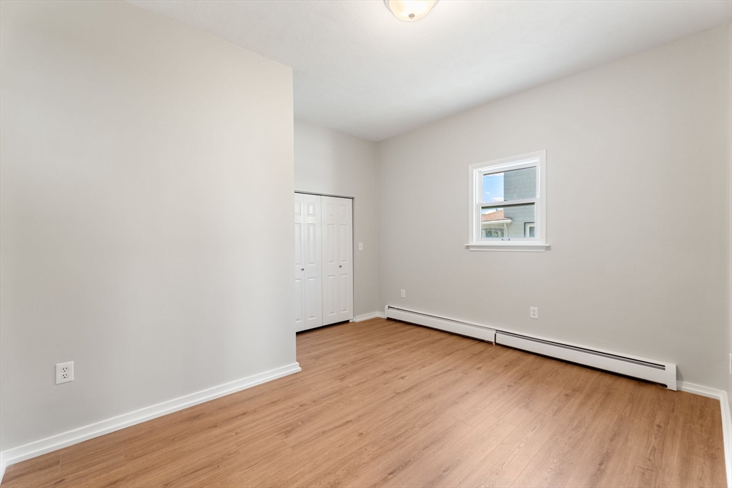 3 bed, 1 bath apartment for rent at 179 Ocean St Unit 1, Diamond District — photo 12 of 36