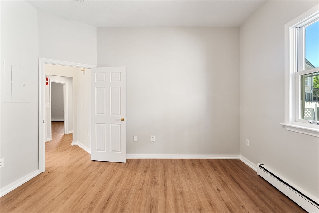 3 bed, 1 bath apartment for rent at 179 Ocean St Unit 1, Diamond District — photo 20 of 36