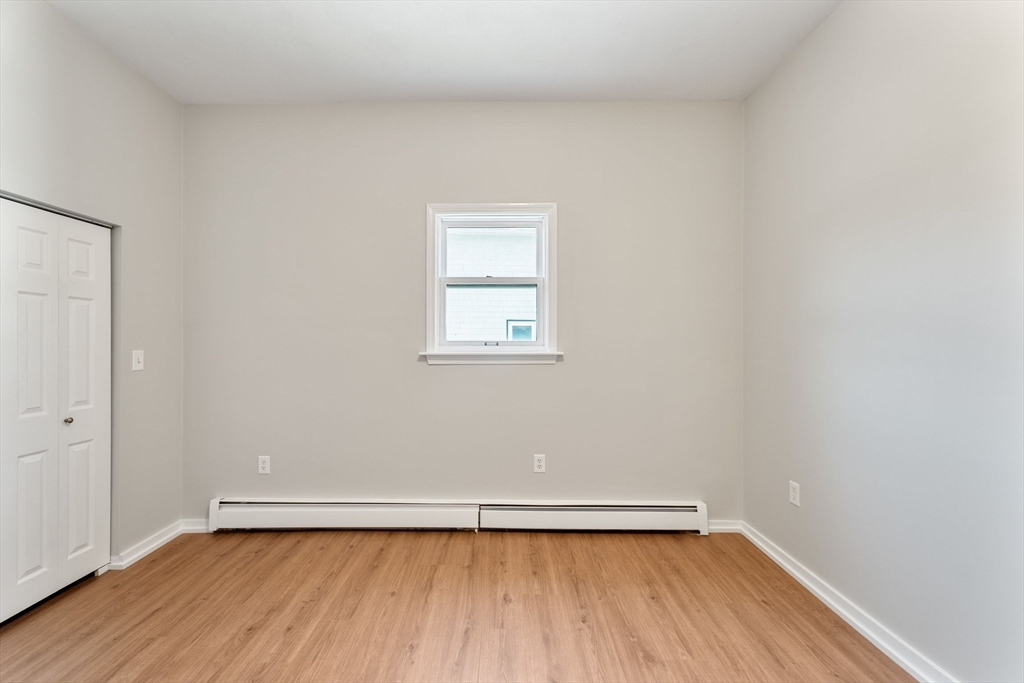 3 bed, 1 bath apartment for rent at 179 Ocean St Unit 1, Diamond District — photo 13 of 36