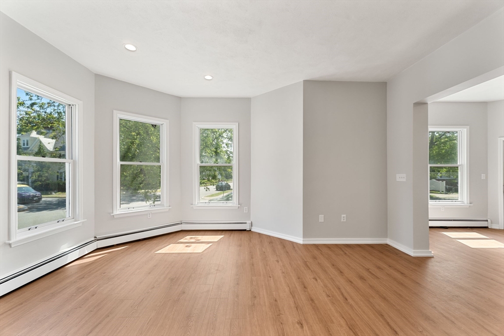 3 bed, 1 bath apartment for rent at 179 Ocean St Unit 1, Diamond District — photo 30 of 36
