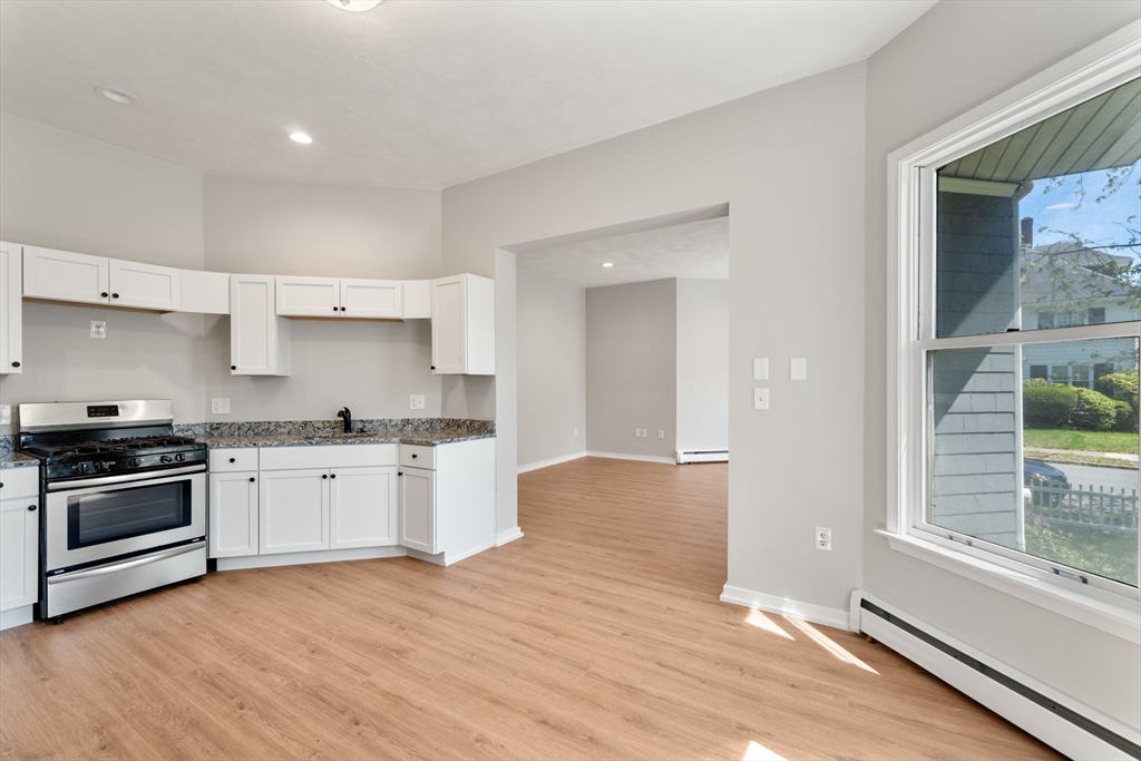 3 bed, 1 bath apartment for rent at 179 Ocean St Unit 1, Diamond District — photo 25 of 36