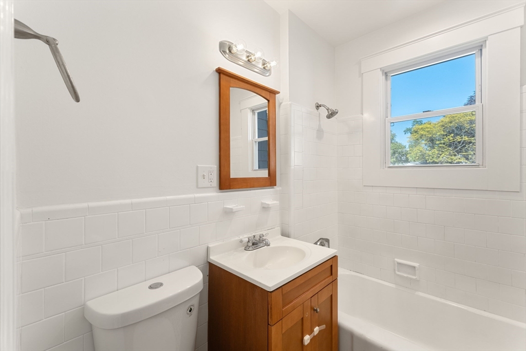 3 bed, 1 bath apartment for rent at 179 Ocean St Unit 1, Diamond District — photo 10 of 36