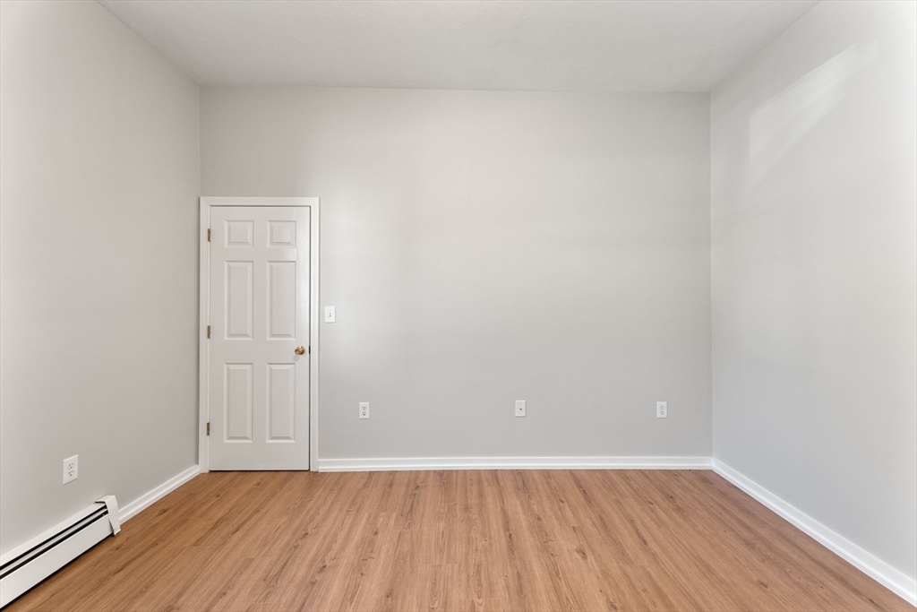 3 bed, 1 bath apartment for rent at 179 Ocean St Unit 1, Diamond District — photo 22 of 36