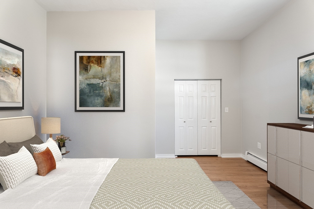 3 bed, 1 bath apartment for rent at 179 Ocean St Unit 1, Diamond District — photo 4 of 36