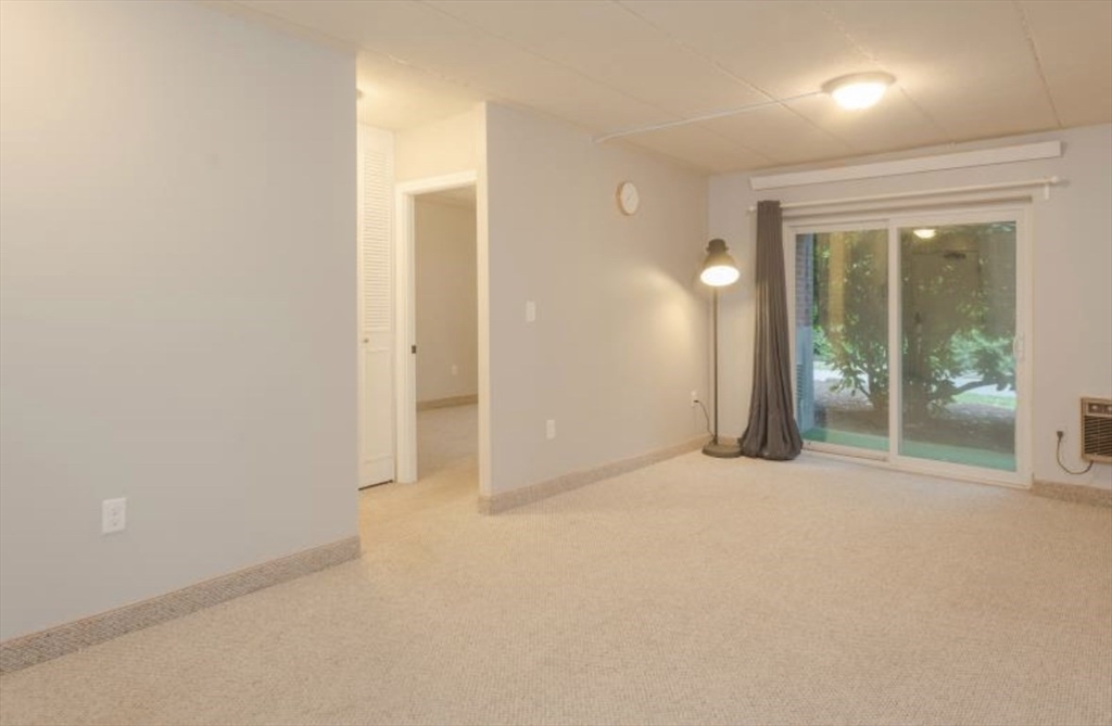 1 bed, 1 bath apartment for rent at 179 Presidents Ln Unit 1E, Quincy — photo 5 of 10