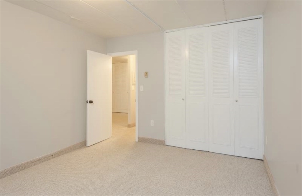 1 bed, 1 bath apartment for rent at 179 Presidents Ln Unit 1E, Quincy — photo 3 of 10