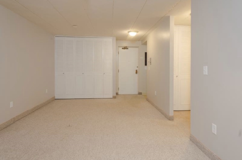 1 bed, 1 bath apartment for rent at 179 Presidents Ln Unit 1E, Quincy — photo 7 of 10