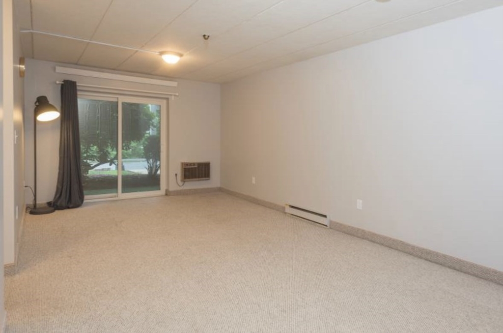 1 bed, 1 bath apartment for rent at 179 Presidents Ln Unit 1E, Quincy — photo 9 of 10