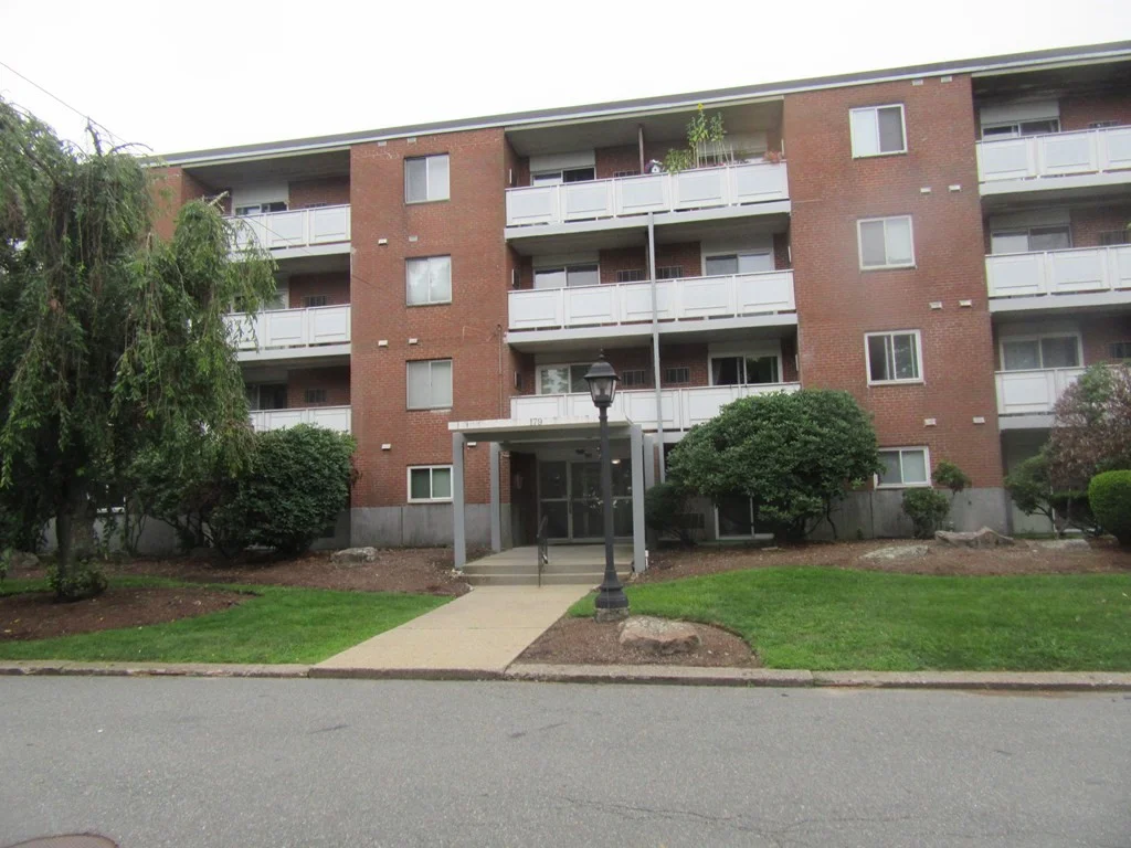 1 bed, 1 bath apartment for rent at 179 Presidents Unit 2I, Quincy