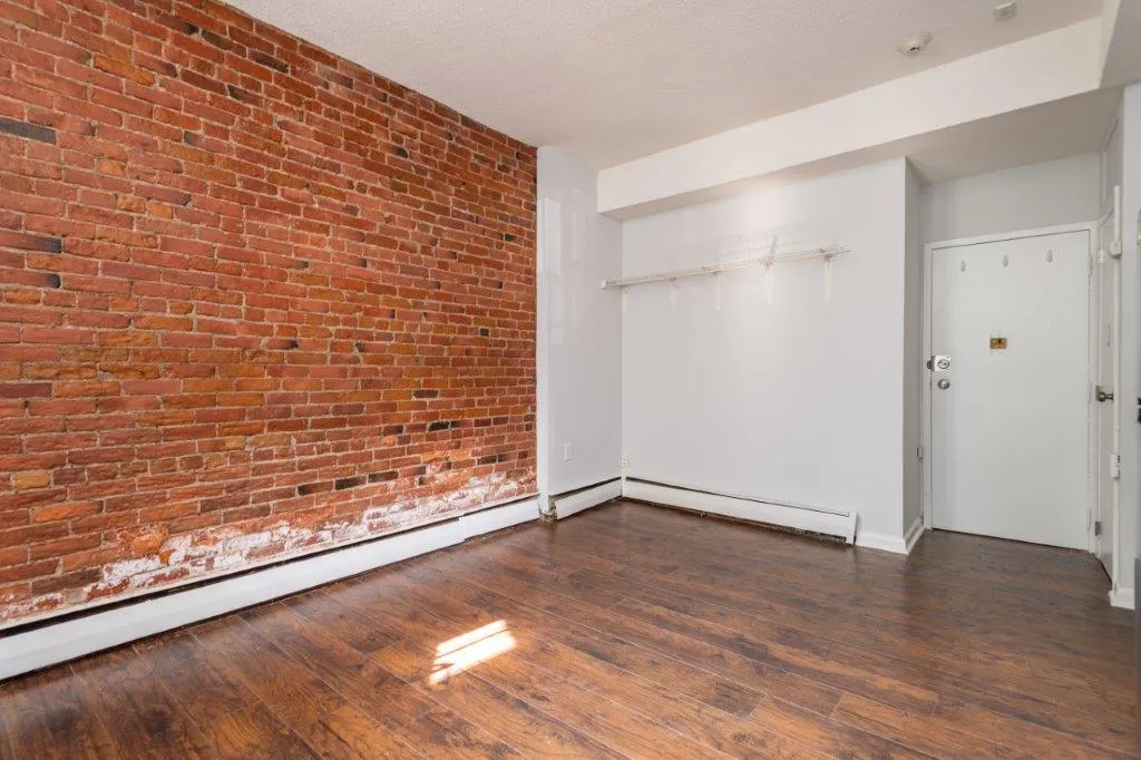 Studio bed, 1 bath apartment for rent at 179 Saint Botolph St Unit 1, Back Bay — photo 5 of 6