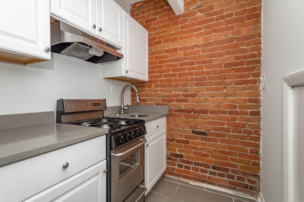 Studio bed, 1 bath apartment for rent at 179 Saint Botolph St Unit 1, Back Bay — photo 3 of 6