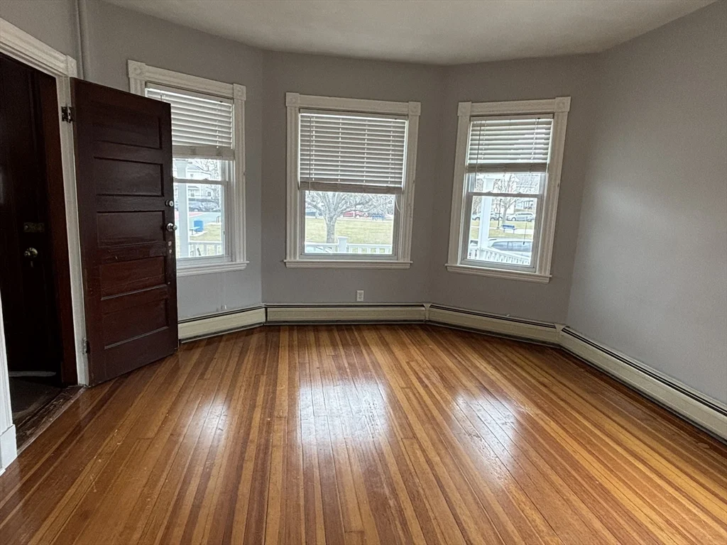 3 bed, 1 bath apartment for rent at 179 Tremont St Unit 1, New Bedford — photo 5 of 23