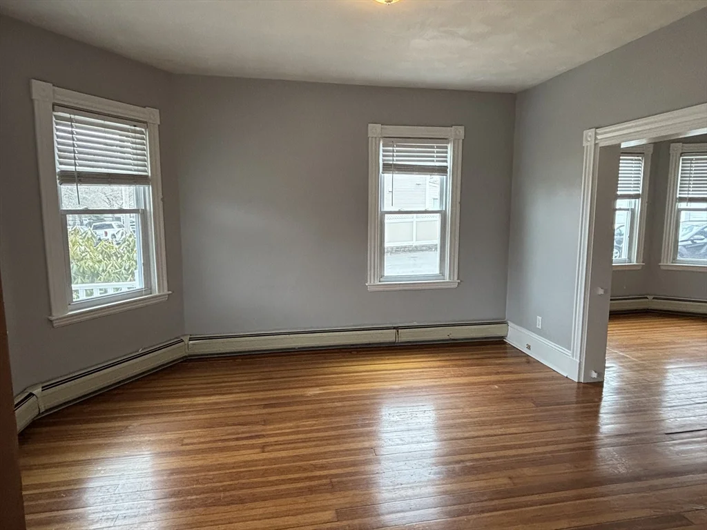 3 bed, 1 bath apartment for rent at 179 Tremont St Unit 1, New Bedford — photo 3 of 23
