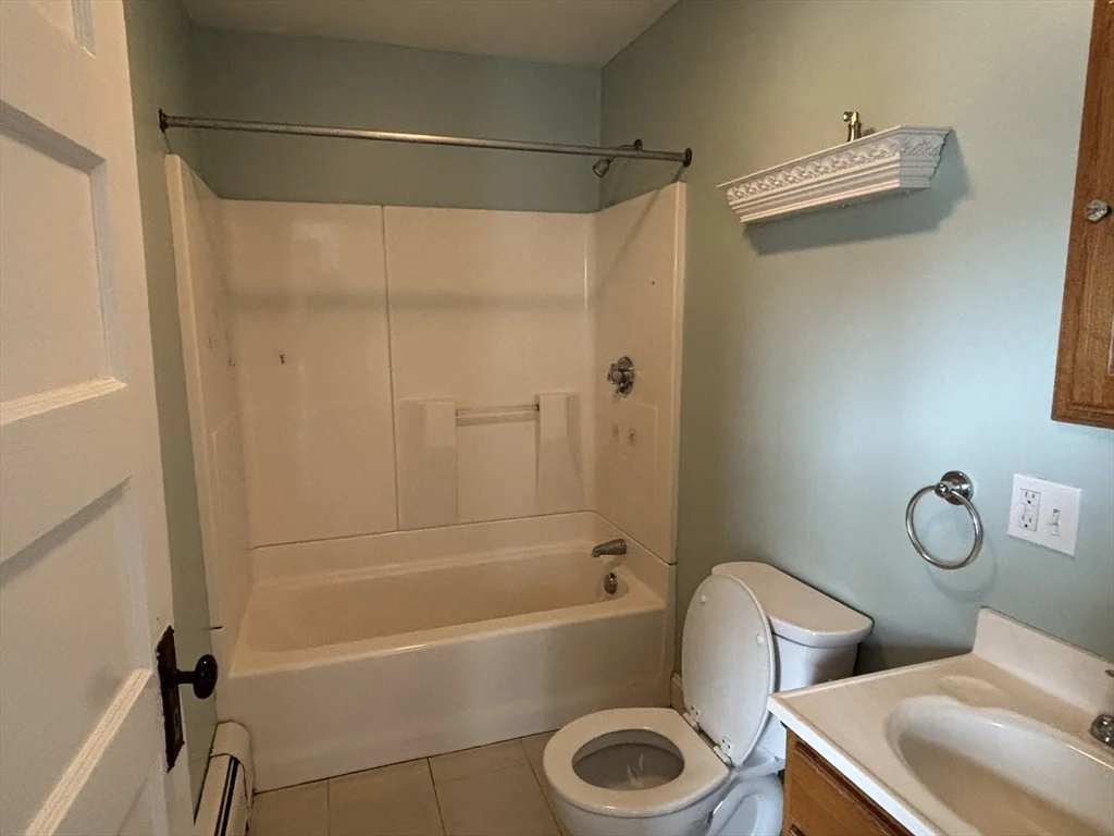 3 bed, 1 bath apartment for rent at 179 Tremont St Unit 1, New Bedford — photo 22 of 23