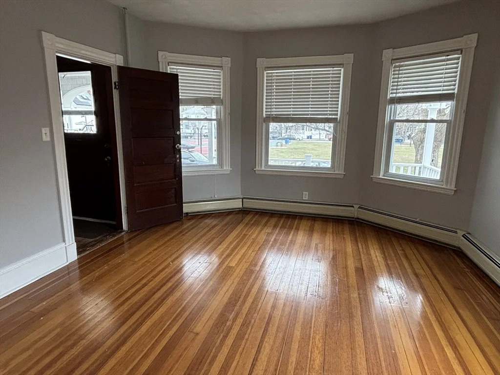 3 bed, 1 bath apartment for rent at 179 Tremont St Unit 1, New Bedford — photo 6 of 23