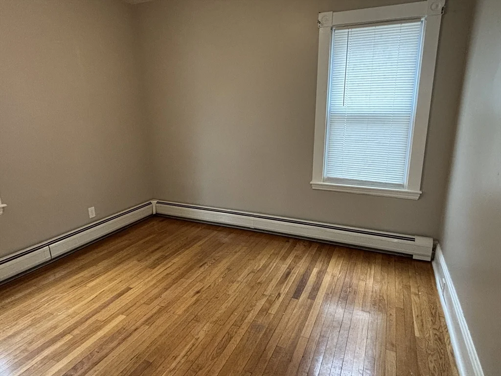 3 bed, 1 bath apartment for rent at 179 Tremont St Unit 1, New Bedford — photo 16 of 23