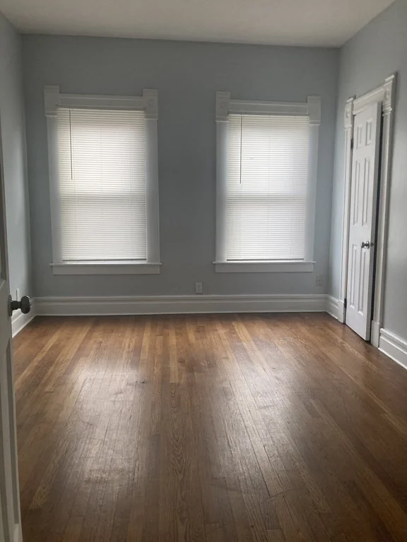 3 bed, 1 bath apartment for rent at 179 Westminster St Unit 2Fl, Springfield — photo 4 of 5