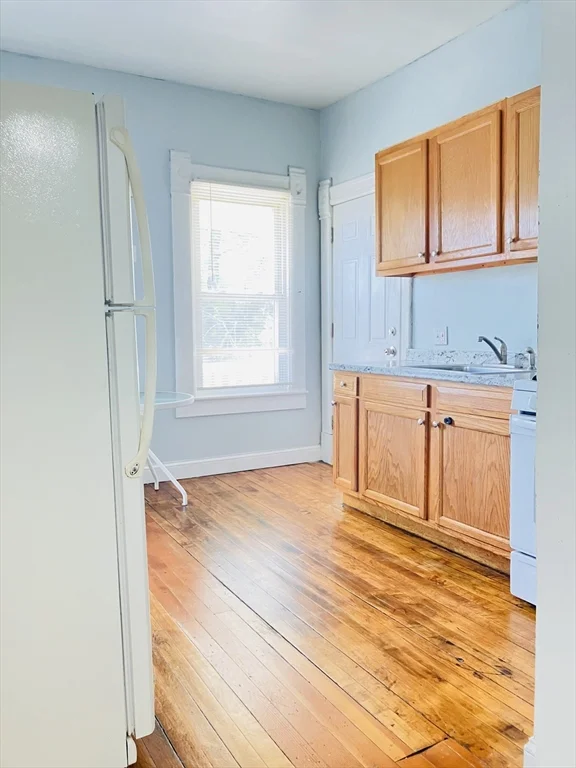 3 bed, 1 bath apartment for rent at 179 Westminster St Unit 2Fl, Springfield — photo 11 of 13