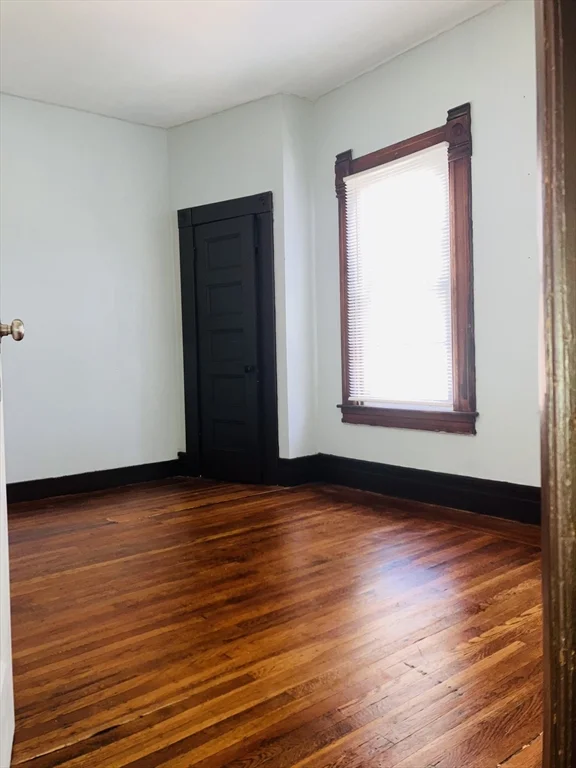 3 bed, 1 bath apartment for rent at 179 Westminster St Unit 2Fl, Springfield — photo 8 of 13