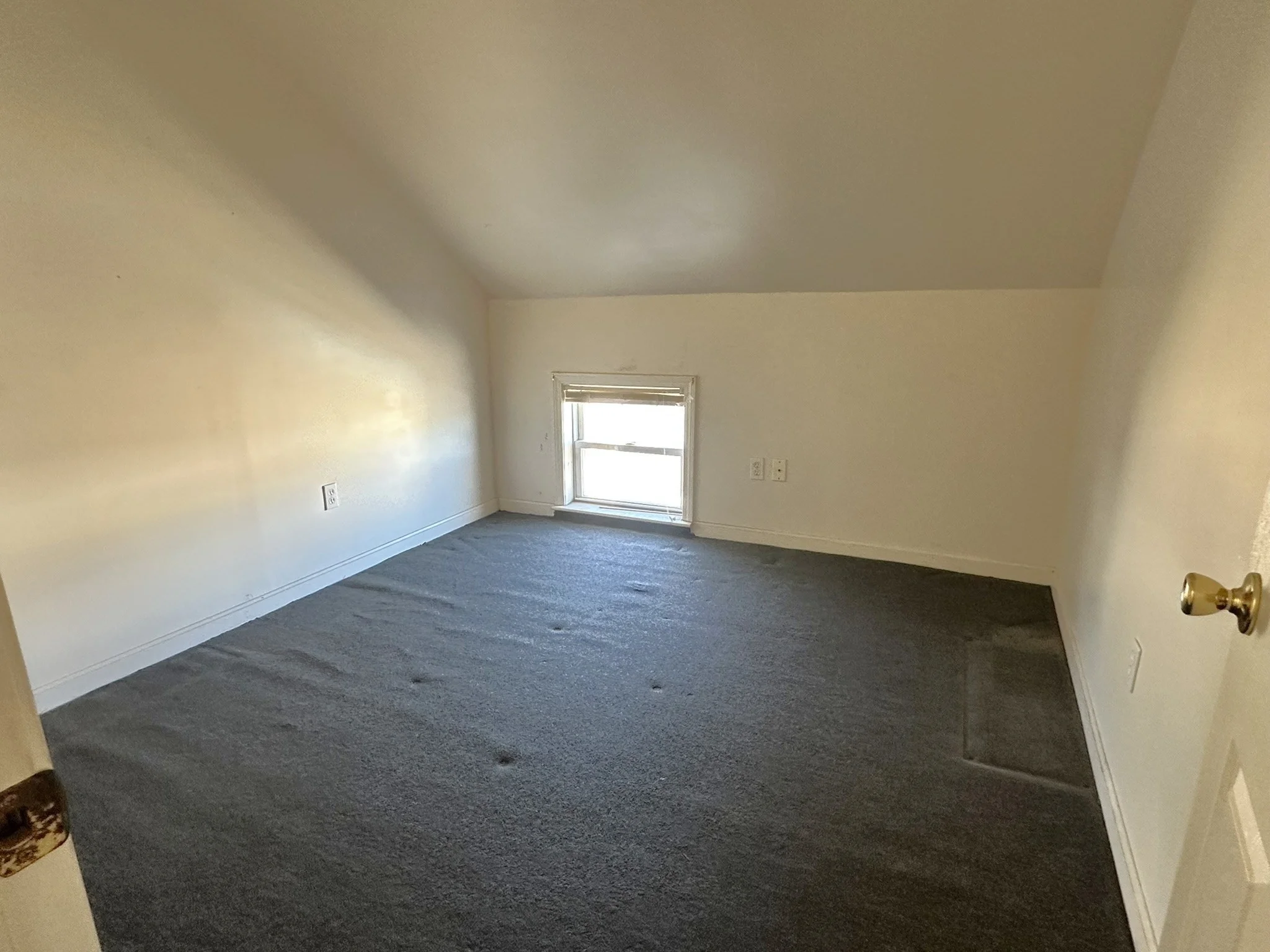 3 bed, 1 bath apartment for rent at 1791 S Main Unit 3, Fall River — photo 10 of 14