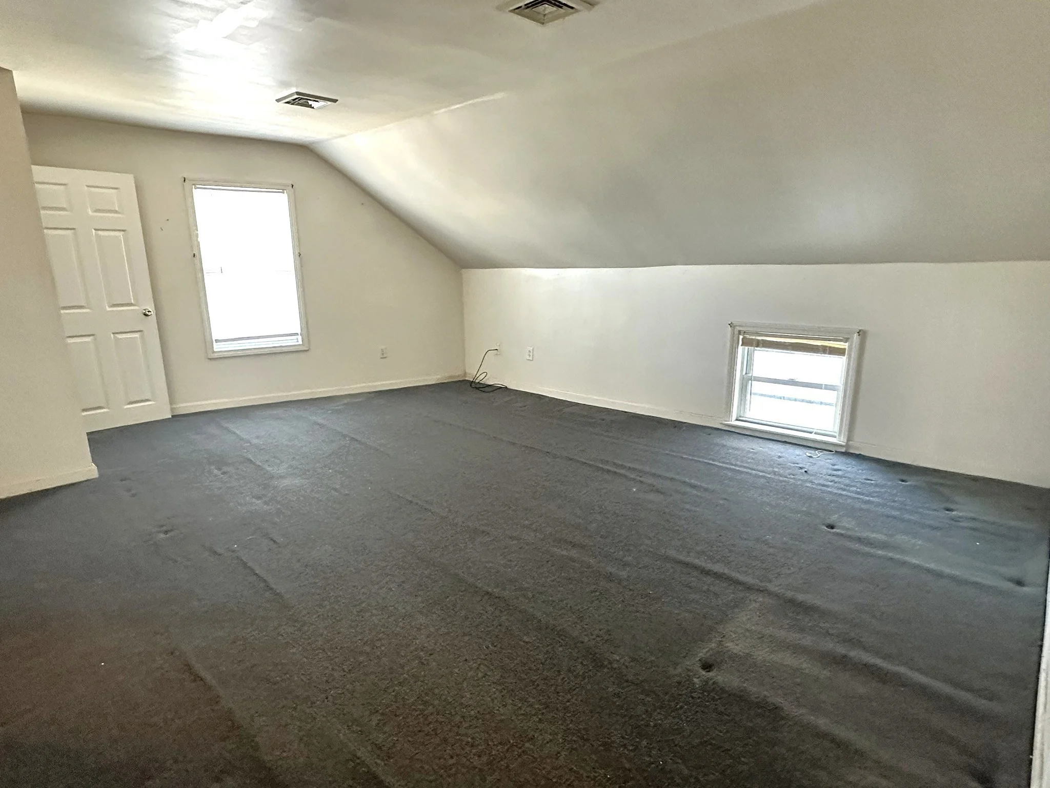 3 bed, 1 bath apartment for rent at 1791 S Main Unit 3, Fall River — photo 4 of 14