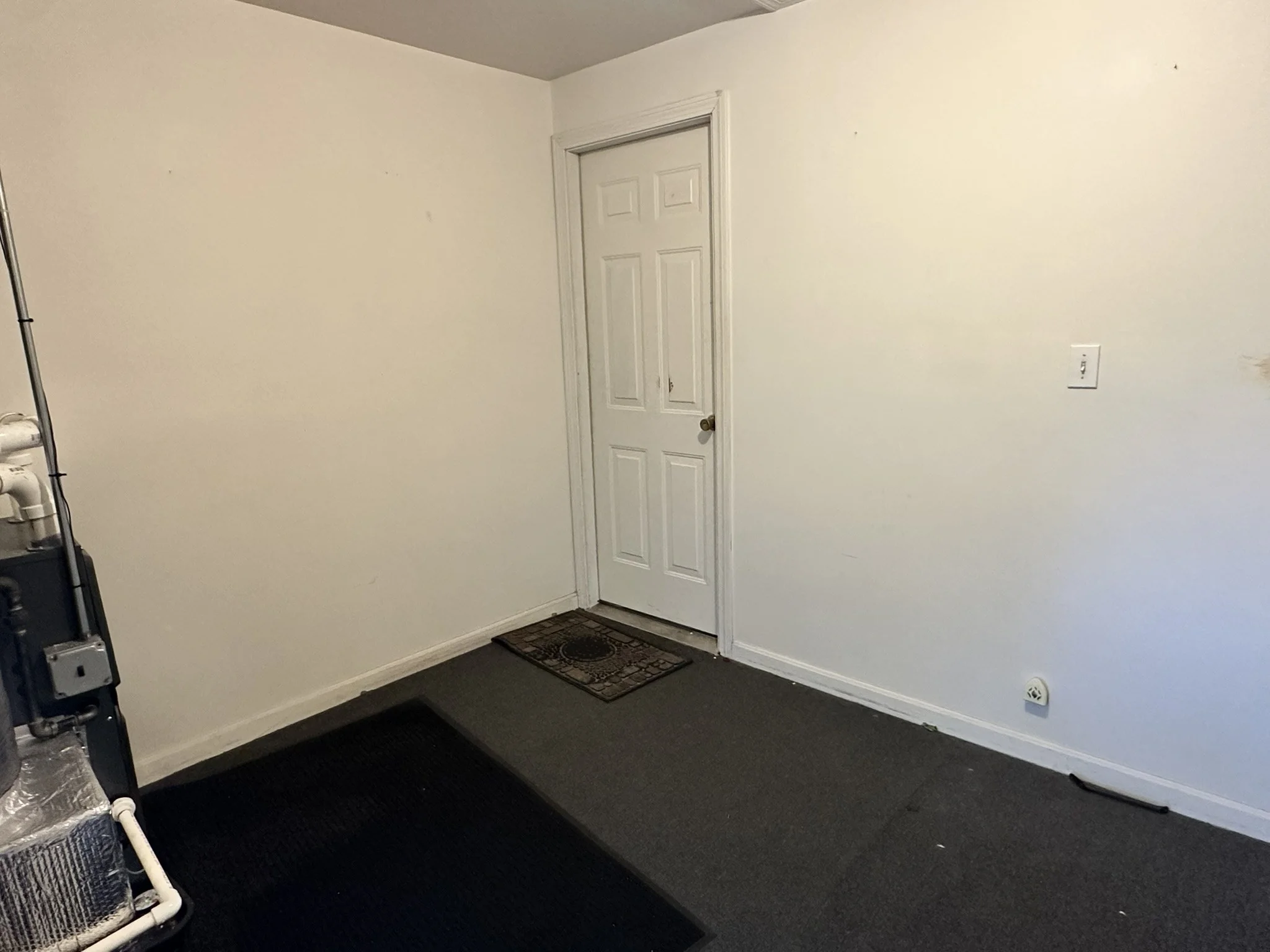 3 bed, 1 bath apartment for rent at 1791 S Main Unit 3, Fall River — photo 11 of 14