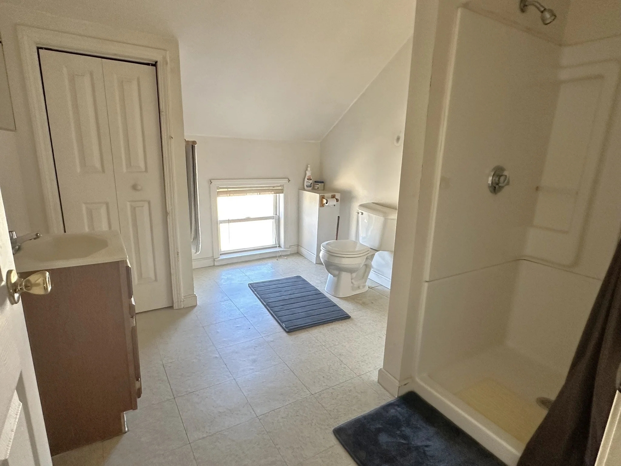 3 bed, 1 bath apartment for rent at 1791 S Main Unit 3, Fall River — photo 5 of 14