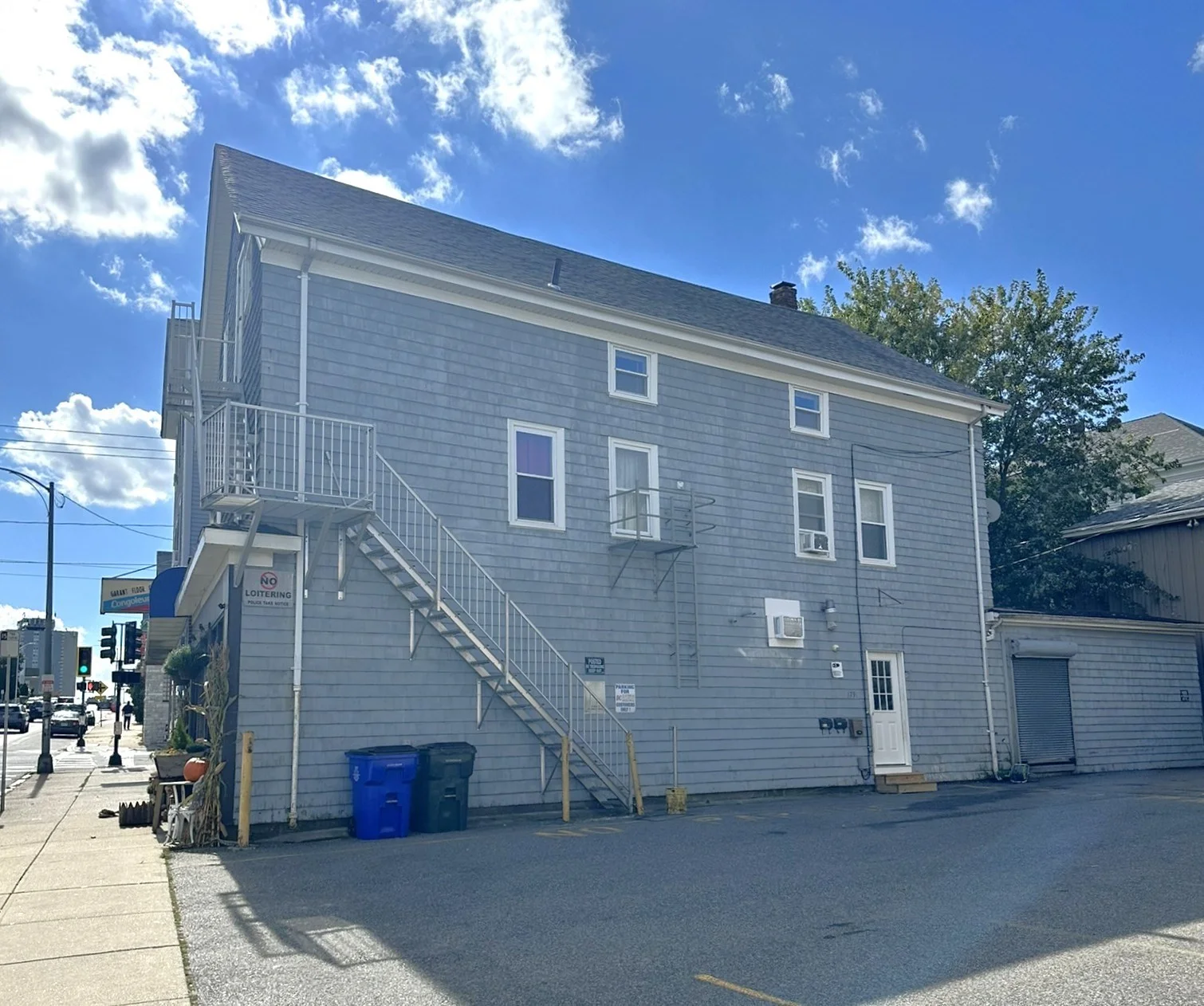 3 bed, 1 bath apartment for rent at 1791 S Main Unit 3, Fall River