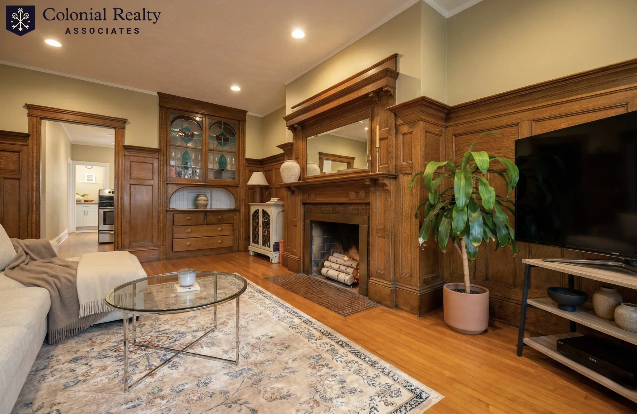 3 bed, 1 bath apartment for rent at 1793 Beacon St Unit 3, Brookline — photo 2 of 12