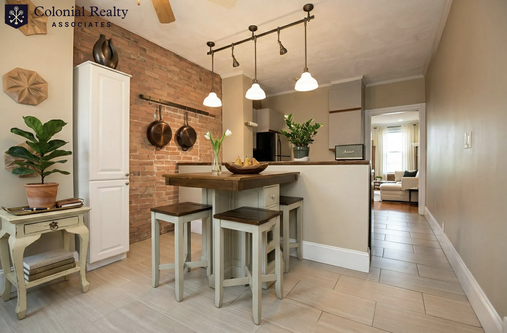 3 bed, 1 bath apartment for rent at 1793 Beacon St Unit 3, Brookline