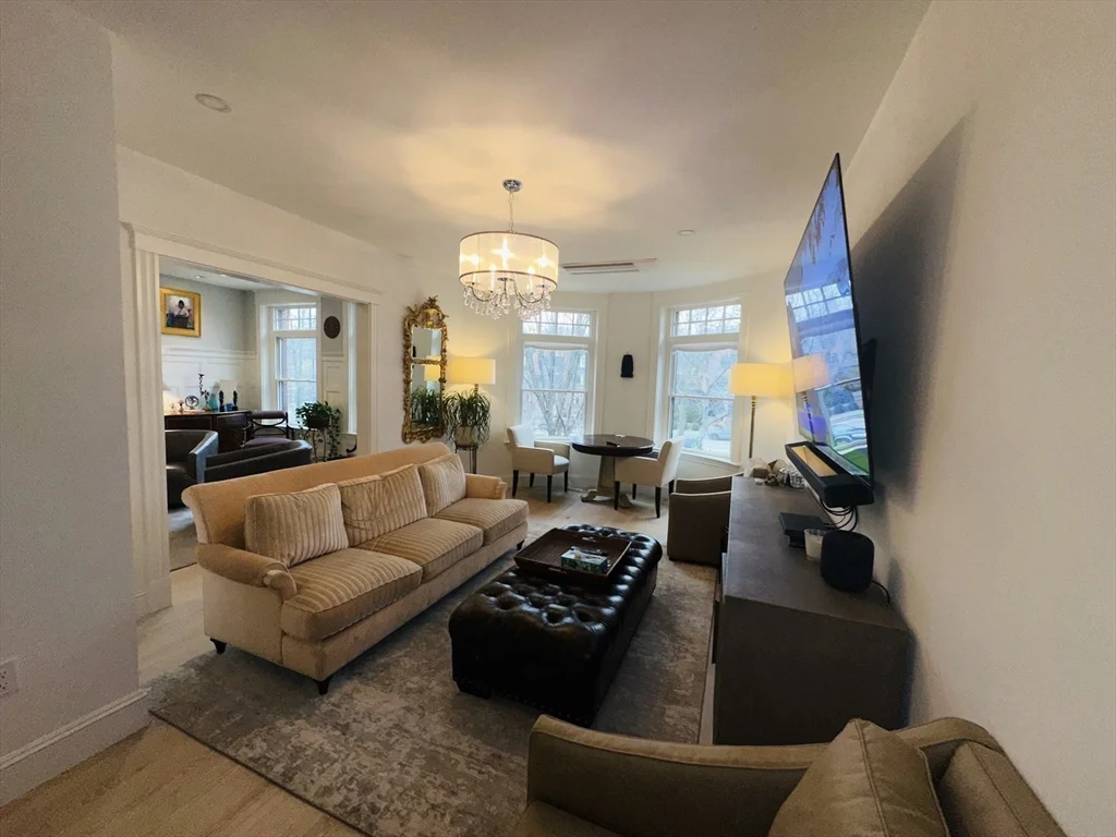 3 bed, 2 bath apartment for rent at 1797 Beacon St Unit 3, Brookline — photo 7 of 17