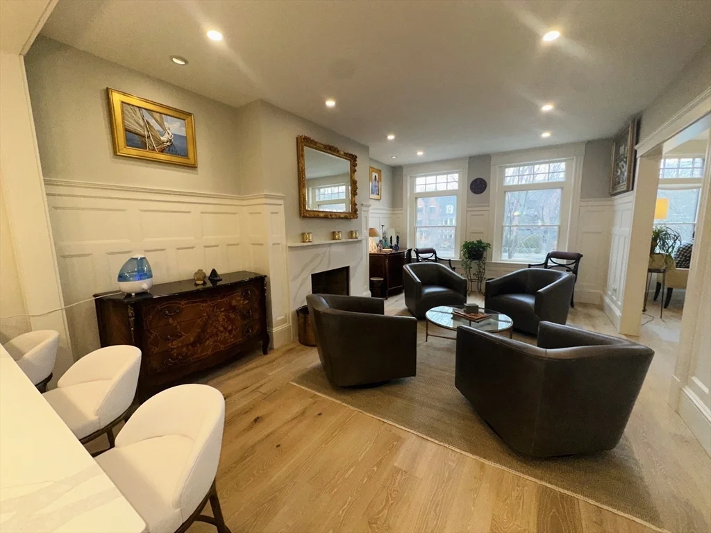 3 bed, 2 bath apartment for rent at 1797 Beacon St Unit 3, Brookline — photo 5 of 17