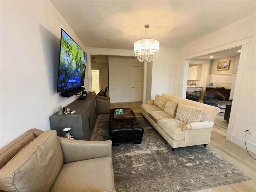 3 bed, 2 bath apartment for rent at 1797 Beacon St Unit 3, Brookline — photo 8 of 17